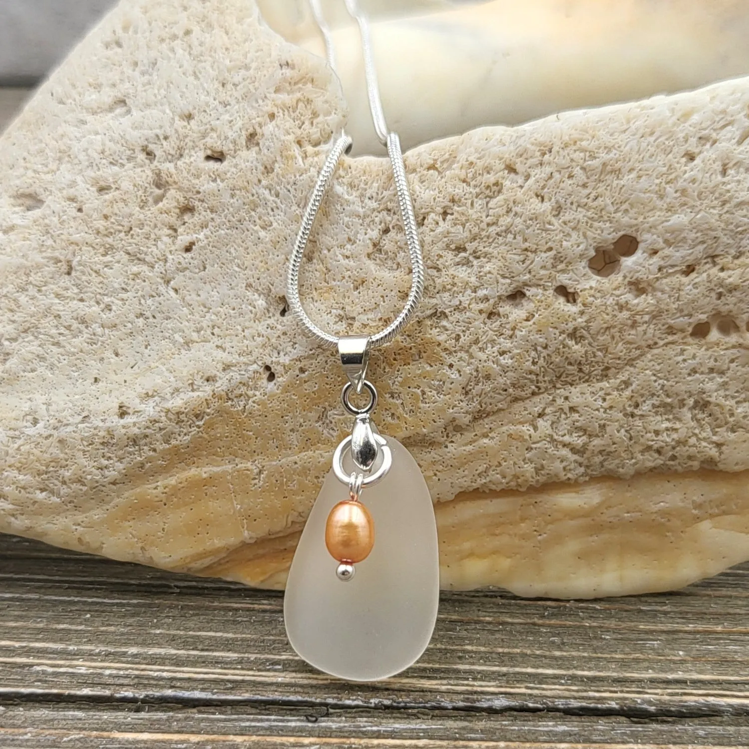 BESHEEK Silvertone, Clear, Seaglass and Freshwater Copper Pearl Necklace? Handmade Hypoallergenic Boho Beach Gala Wedding Style Fashion Jewelry