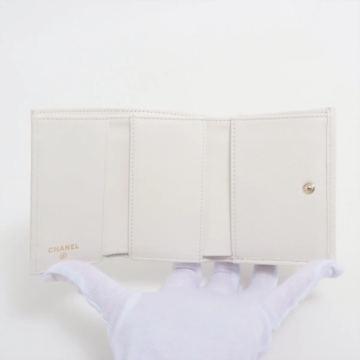 Chanel Matrasse Caviar S Compact Wallet White Gold  Random