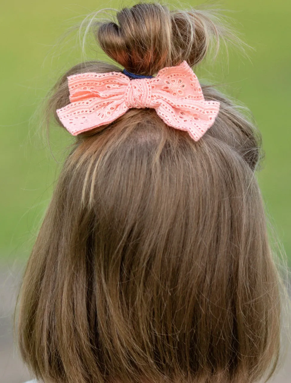 Eyelet Lace Bow Clippies