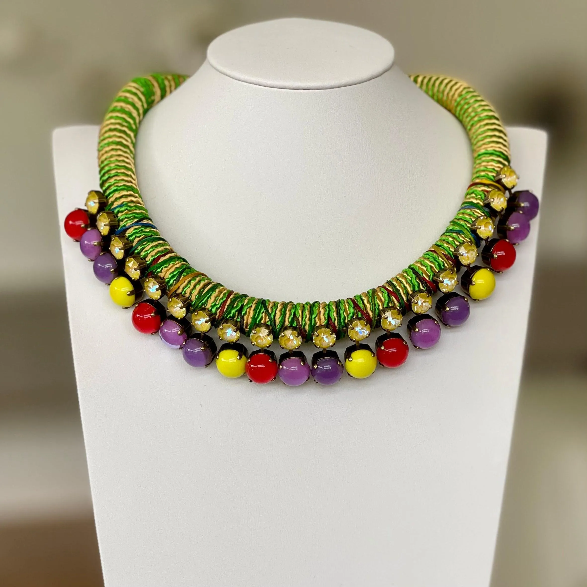 Multicolor Glass Stones Short Necklace