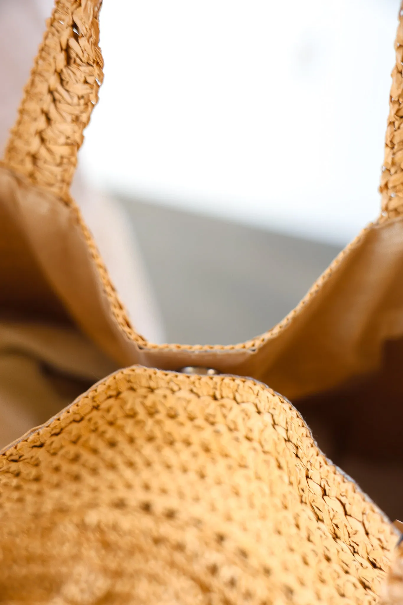 Ruffle Detail Crochet Straw Tote Bag