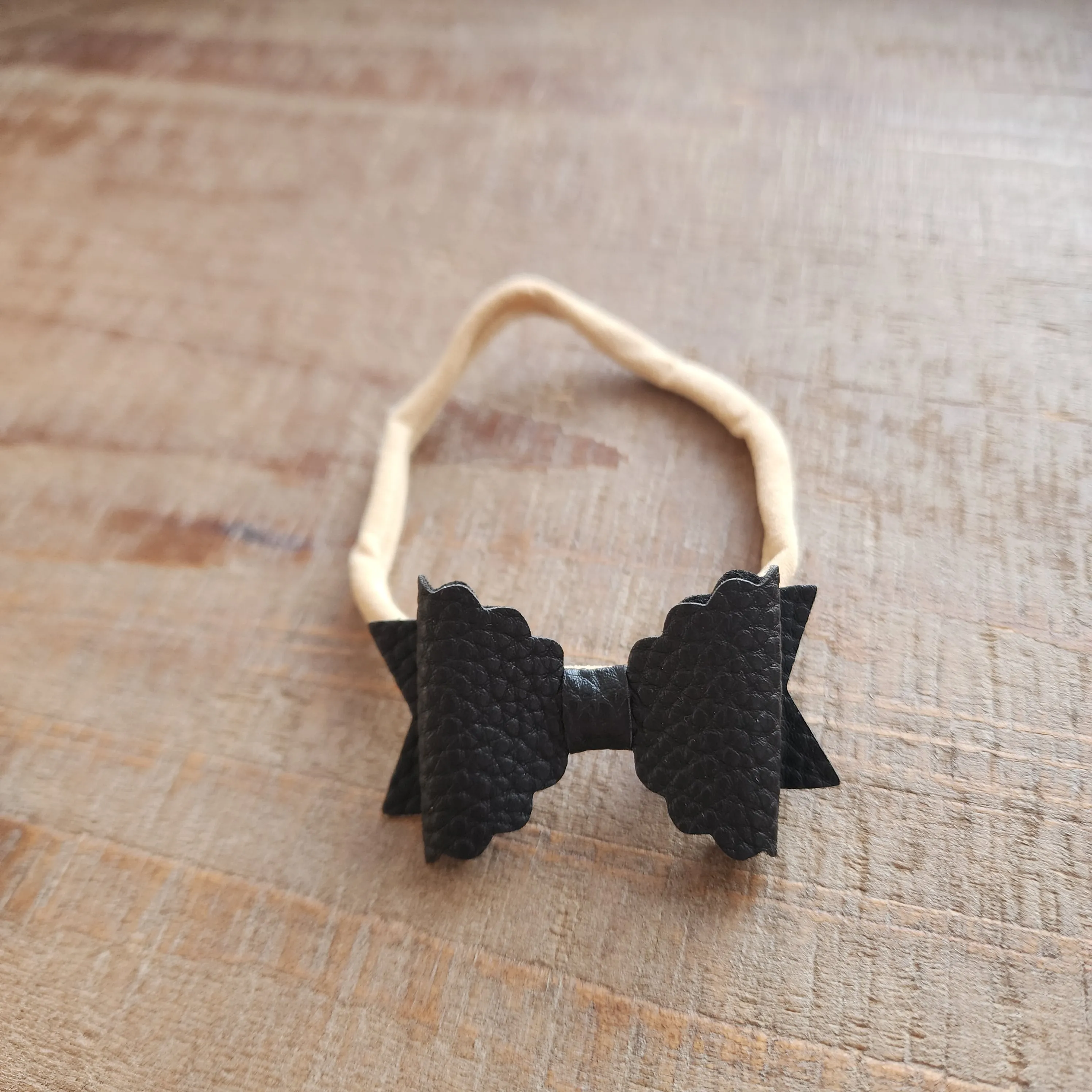 Scallop Pleather Bow Headband